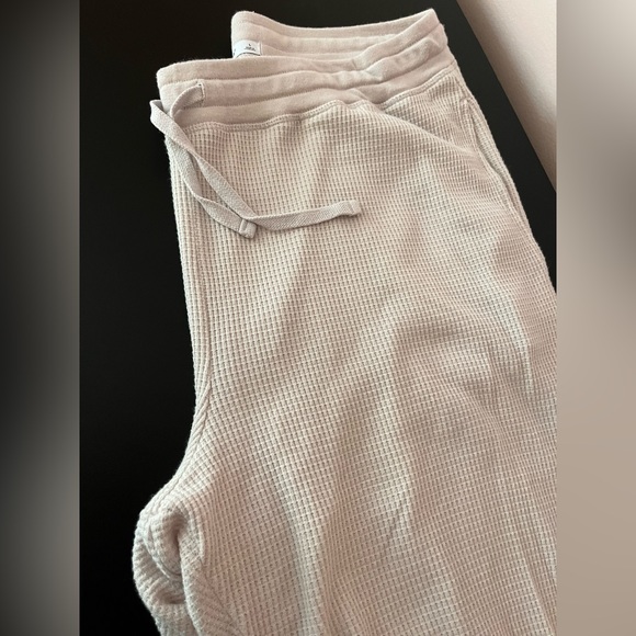 Aritzia TNA Waffle Joggers - Picture 4 of 5